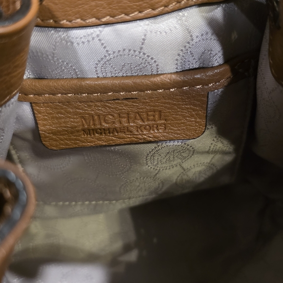 Michael Kors Tan Leather Bucket Bag - Picture 7 of 8